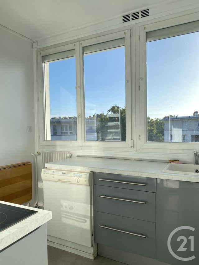 Appartement &agrave; louer - 2 pi&egrave;ces - 42,12 m2 - Fontainebleau - 77 - ILE-DE-FRANCE