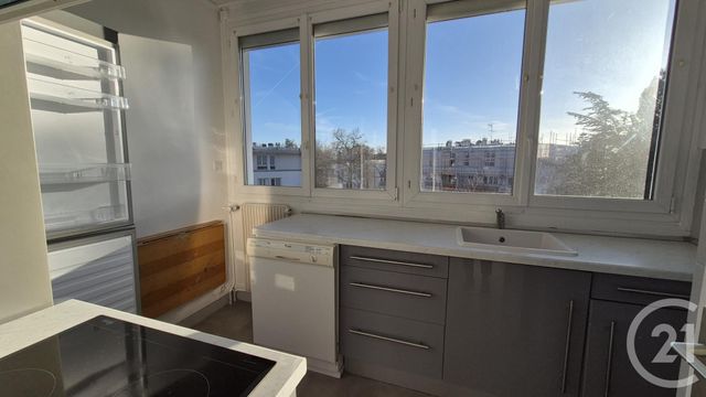 Appartement 2 pièces &agrave; louer - 2 pi&egrave;ces - 42,12 m2 - Fontainebleau - 77 - ILE-DE-FRANCE