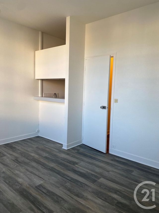 Appartement Studio &agrave; louer - 1 pi&egrave;ce - 19,35 m2 - Fontainebleau - 77 - ILE-DE-FRANCE