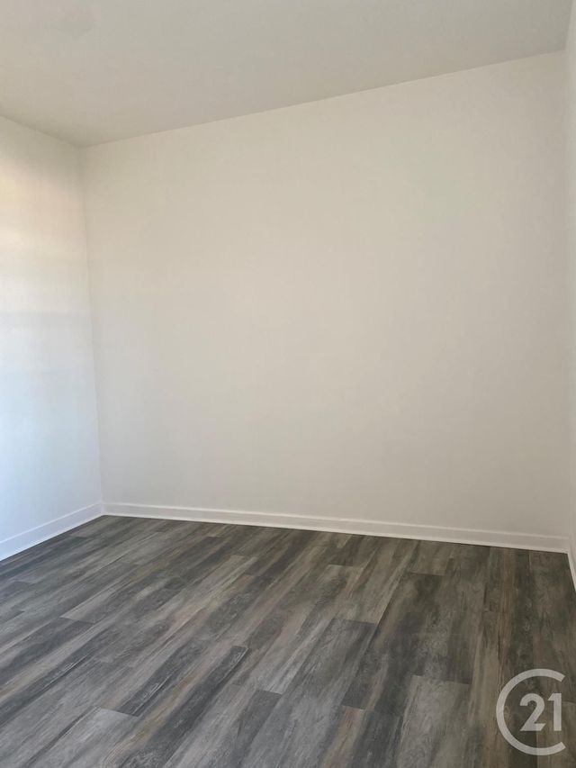 Appartement Studio &agrave; louer - 1 pi&egrave;ce - 19,35 m2 - Fontainebleau - 77 - ILE-DE-FRANCE