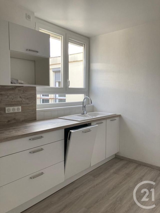 Appartement &agrave; louer - 3 pi&egrave;ces - 63,35 m2 - Avon - 77 - ILE-DE-FRANCE