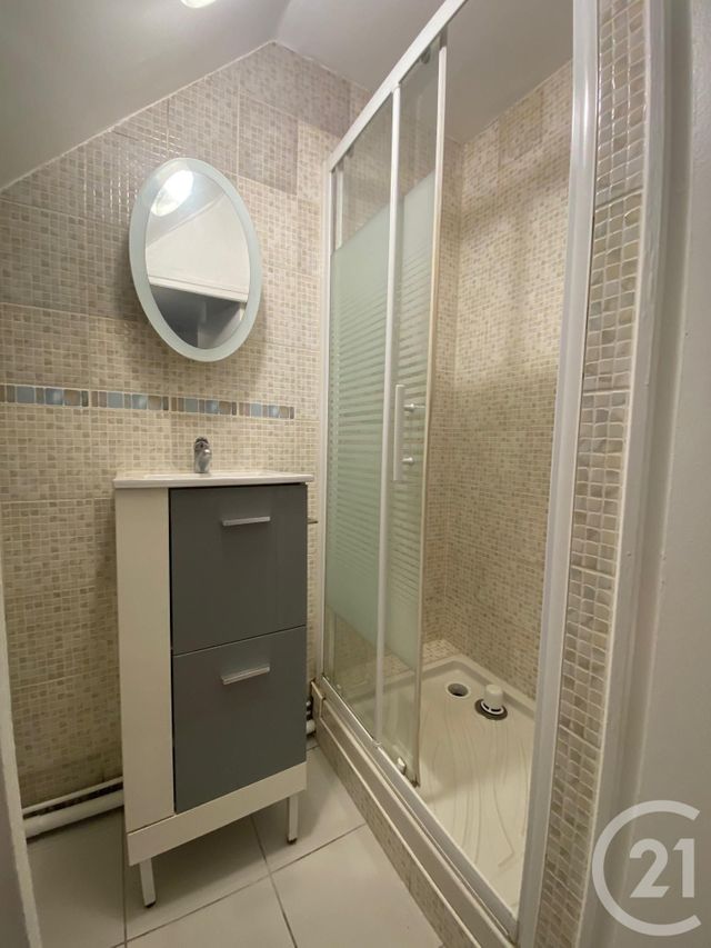 Appartement Studio &agrave; louer - 1 pi&egrave;ce - 19,96 m2 - Fontainebleau - 77 - ILE-DE-FRANCE