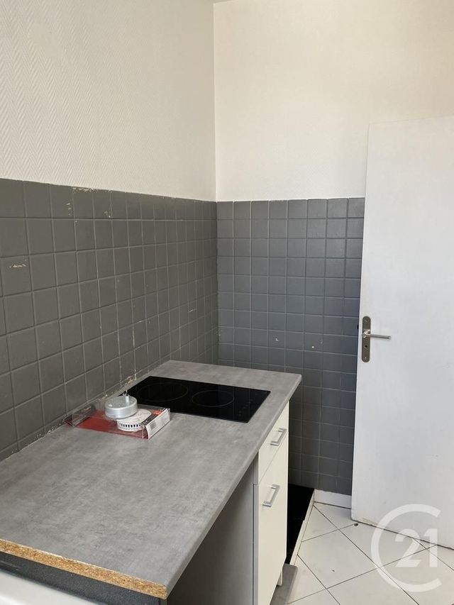Appartement &agrave; louer - 2 pi&egrave;ces - 31,09 m2 - Melun - 77 - ILE-DE-FRANCE