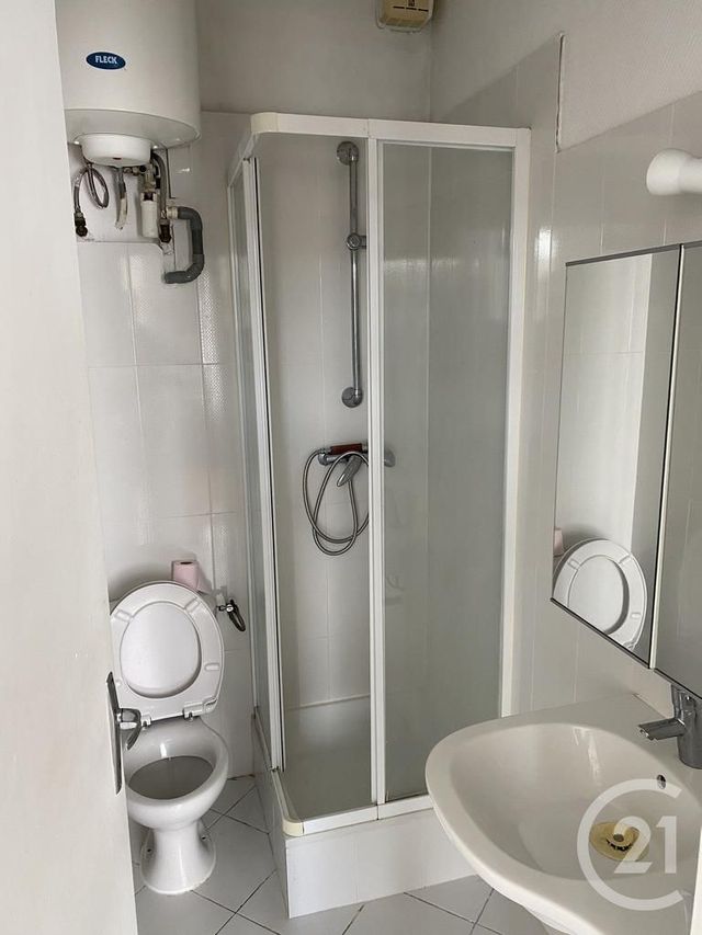 Appartement &agrave; louer - 2 pi&egrave;ces - 31,09 m2 - Melun - 77 - ILE-DE-FRANCE