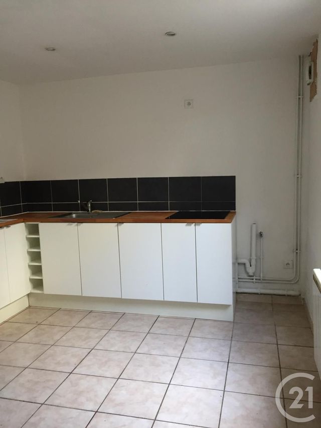 Maison &agrave; louer - 4 pi&egrave;ces - 65,98 m2 - Fontainebleau - 77 - ILE-DE-FRANCE