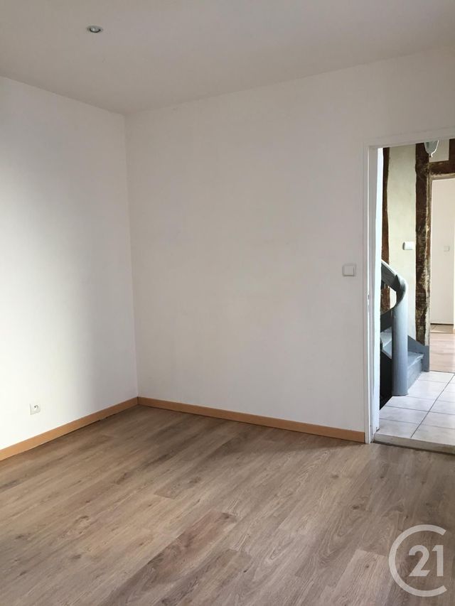 Maison &agrave; louer - 4 pi&egrave;ces - 65,98 m2 - Fontainebleau - 77 - ILE-DE-FRANCE