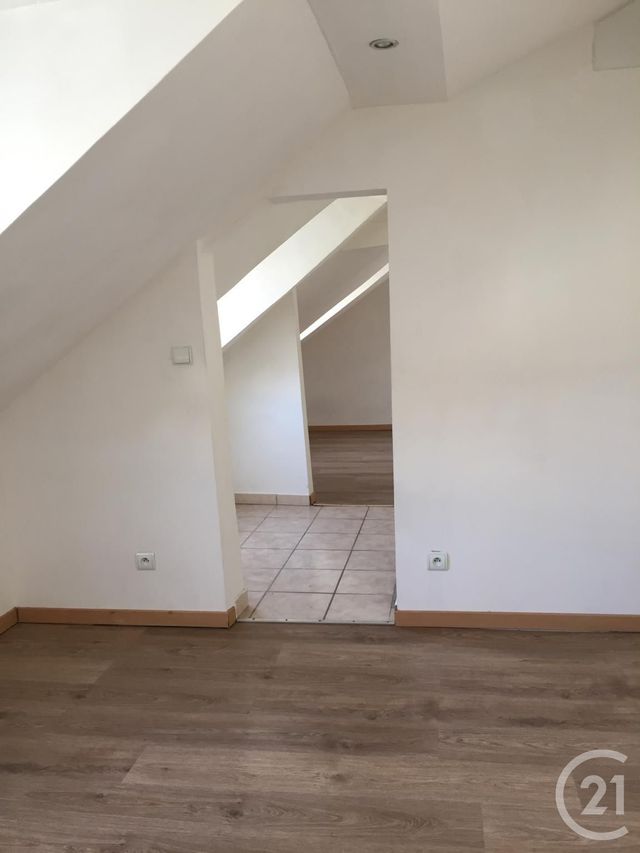 Maison &agrave; louer - 4 pi&egrave;ces - 65,98 m2 - Fontainebleau - 77 - ILE-DE-FRANCE