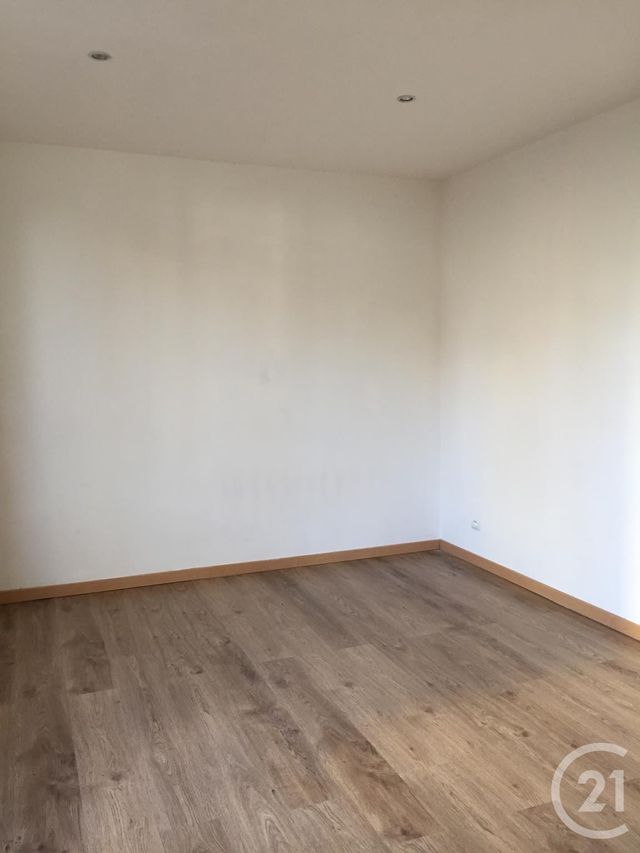 Maison &agrave; louer - 4 pi&egrave;ces - 65,98 m2 - Fontainebleau - 77 - ILE-DE-FRANCE