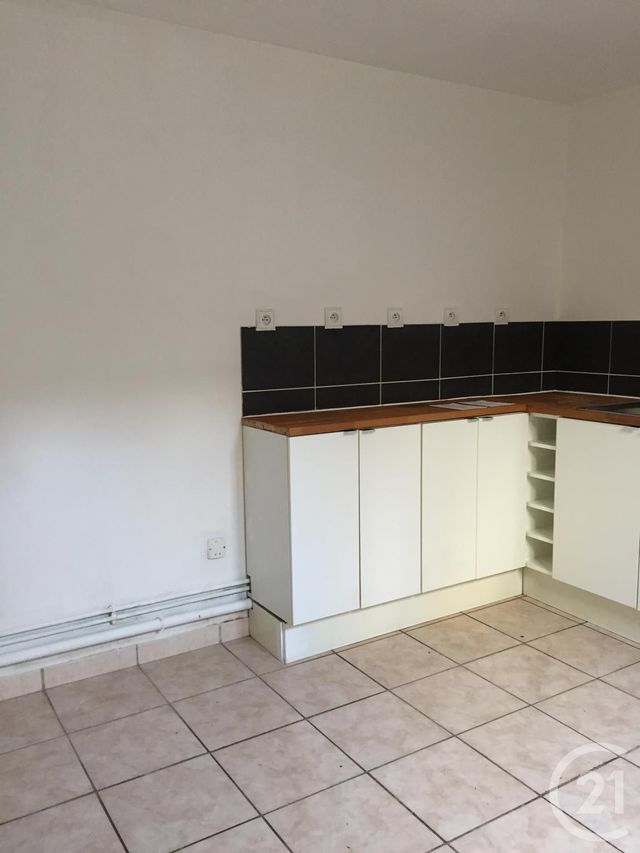 Maison &agrave; louer - 4 pi&egrave;ces - 65,98 m2 - Fontainebleau - 77 - ILE-DE-FRANCE