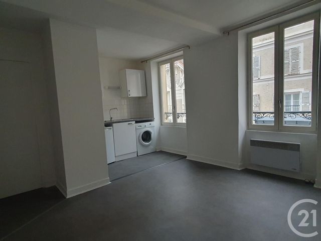 Appartement Studio &agrave; louer - 1 pi&egrave;ce - 18,26 m2 - Fontainebleau - 77 - ILE-DE-FRANCE
