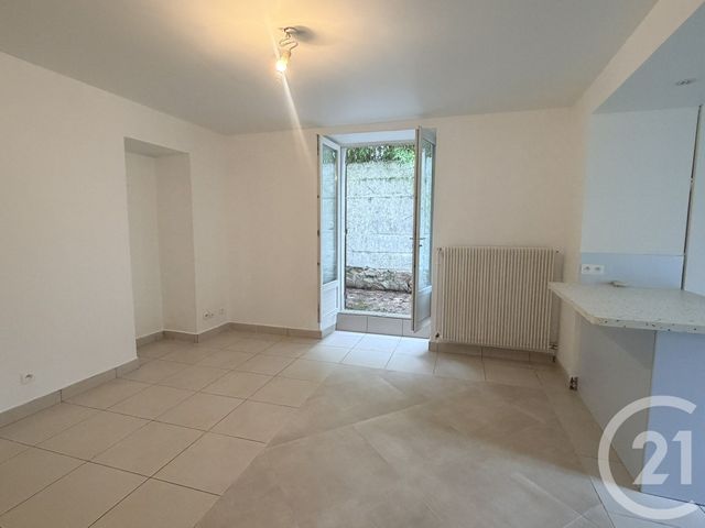 Appartement F2 &agrave; louer - 2 pi&egrave;ces - 39,99 m2 - Fontainebleau - 77 - ILE-DE-FRANCE