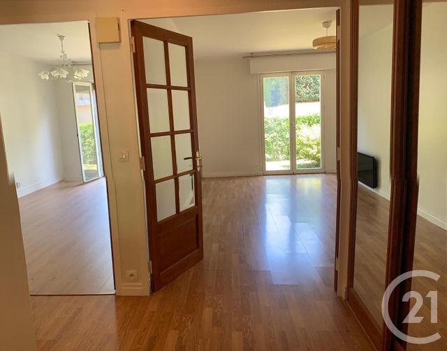 Appartement &agrave; louer - 2 pi&egrave;ces - 51,90 m2 - Fontainebleau - 77 - ILE-DE-FRANCE