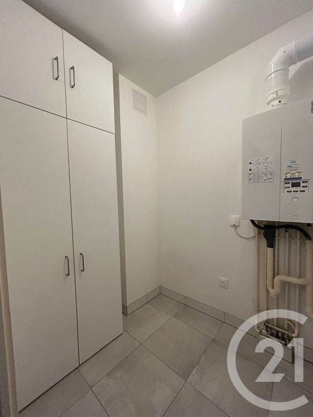 Appartement &agrave; louer - 3 pi&egrave;ces - 56,46 m2 - Bois Le Roi - 77 - ILE-DE-FRANCE