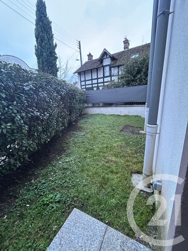 Appartement &agrave; louer - 3 pi&egrave;ces - 56,46 m2 - Bois Le Roi - 77 - ILE-DE-FRANCE