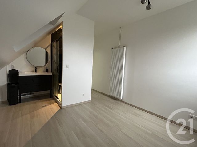 Maison &agrave; louer - 8 pi&egrave;ces - 235,79 m2 - Livry Sur Seine - 77 - ILE-DE-FRANCE