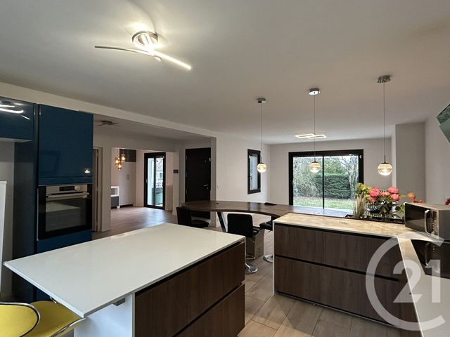 Maison &agrave; louer - 8 pi&egrave;ces - 235,79 m2 - Livry Sur Seine - 77 - ILE-DE-FRANCE