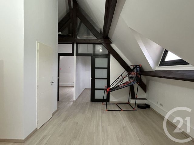 Maison &agrave; louer - 8 pi&egrave;ces - 235,79 m2 - Livry Sur Seine - 77 - ILE-DE-FRANCE