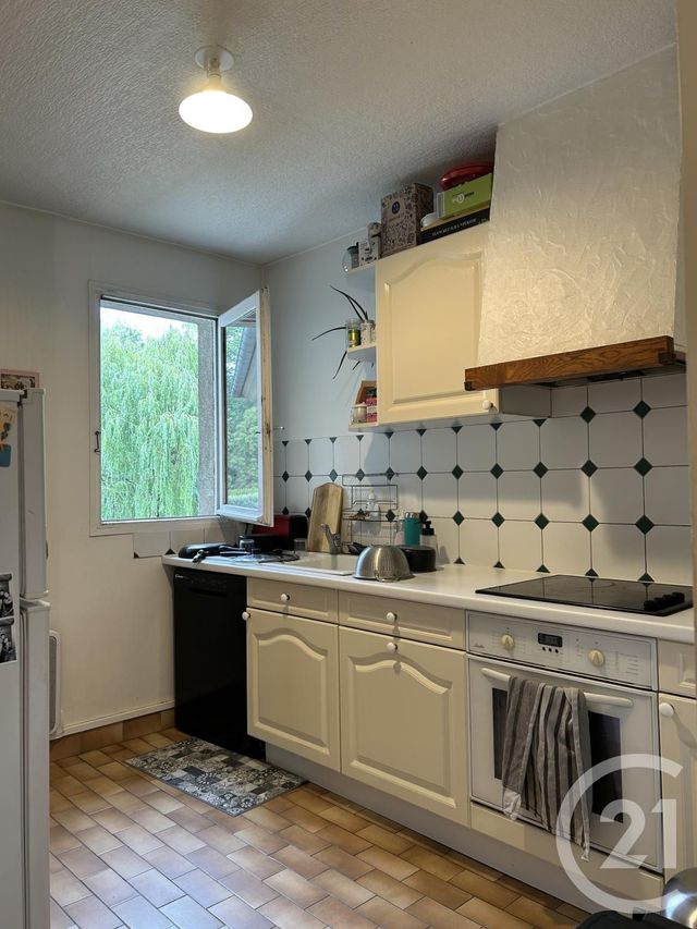 Appartement &agrave; louer - 3 pi&egrave;ces - 69,83 m2 - Fontainebleau - 77 - ILE-DE-FRANCE