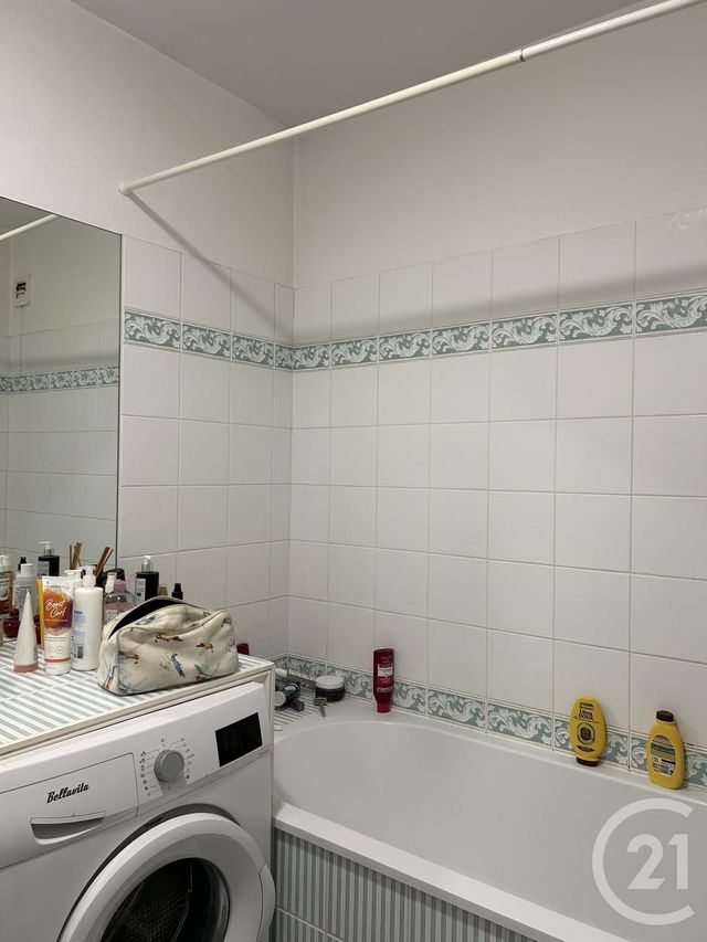 Appartement &agrave; louer - 3 pi&egrave;ces - 69,83 m2 - Fontainebleau - 77 - ILE-DE-FRANCE