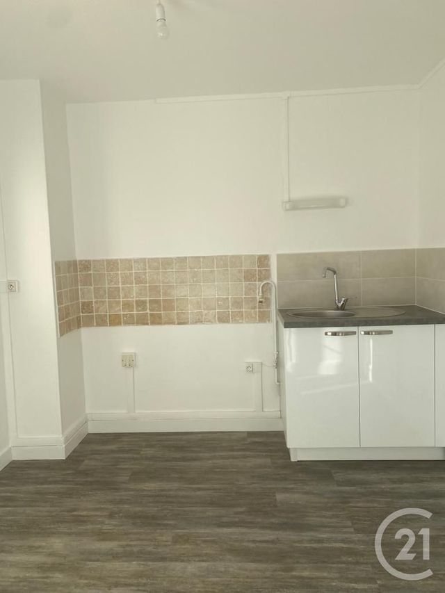 Appartement &agrave; louer - 2 pi&egrave;ces - 41,68 m2 - Fontainebleau - 77 - ILE-DE-FRANCE