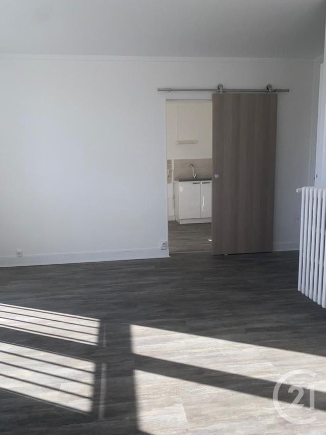 Appartement &agrave; louer - 2 pi&egrave;ces - 41,68 m2 - Fontainebleau - 77 - ILE-DE-FRANCE