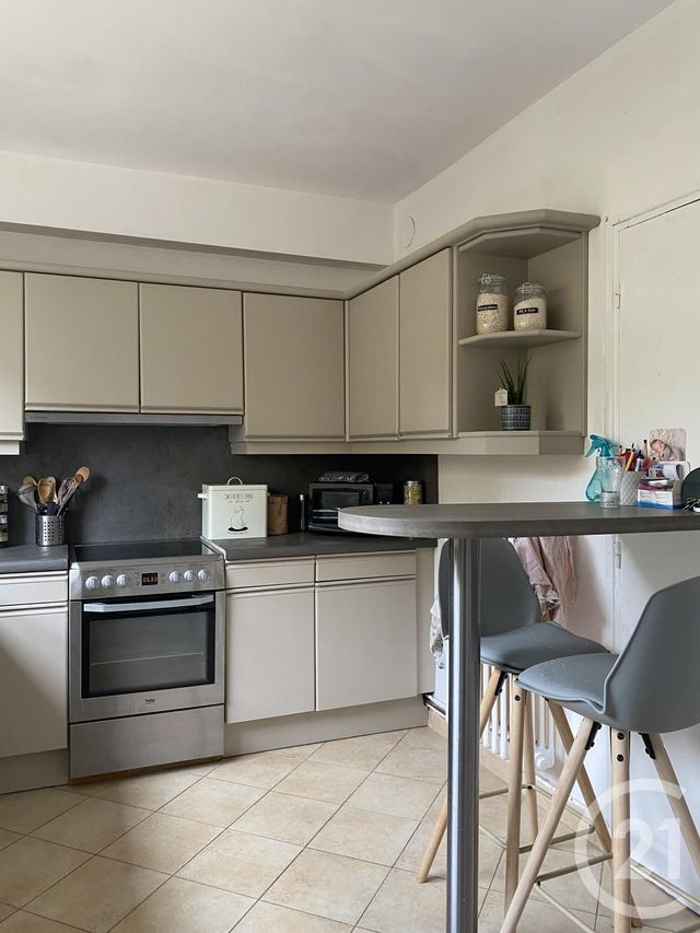 Appartement &agrave; louer - 3 pi&egrave;ces - 80,95 m2 - Fontainebleau - 77 - ILE-DE-FRANCE