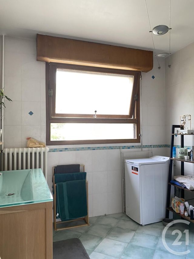 Appartement &agrave; louer - 3 pi&egrave;ces - 80,95 m2 - Fontainebleau - 77 - ILE-DE-FRANCE