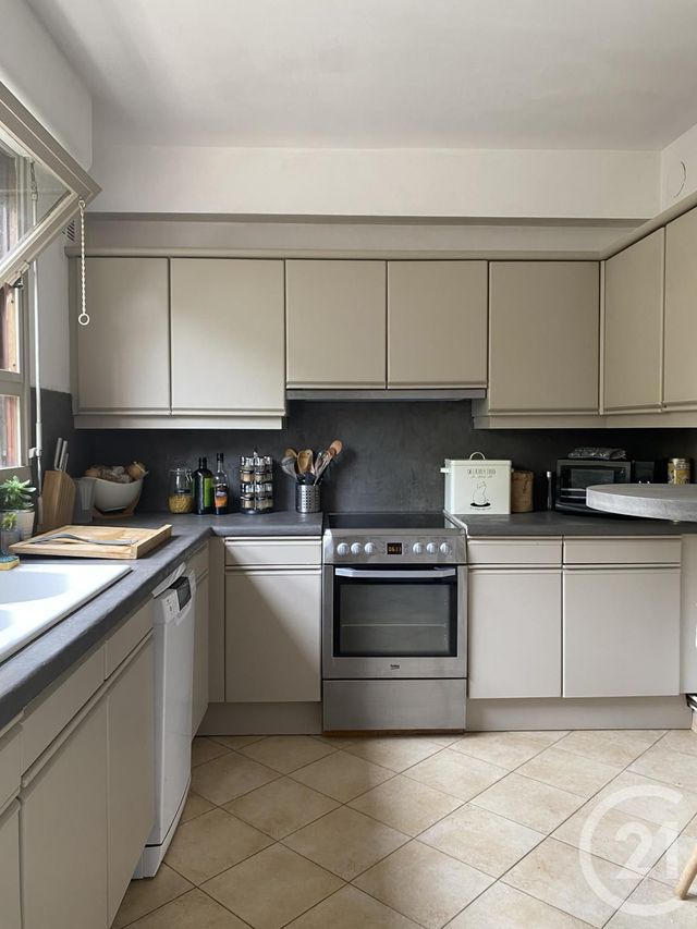 Appartement &agrave; louer - 3 pi&egrave;ces - 80,95 m2 - Fontainebleau - 77 - ILE-DE-FRANCE