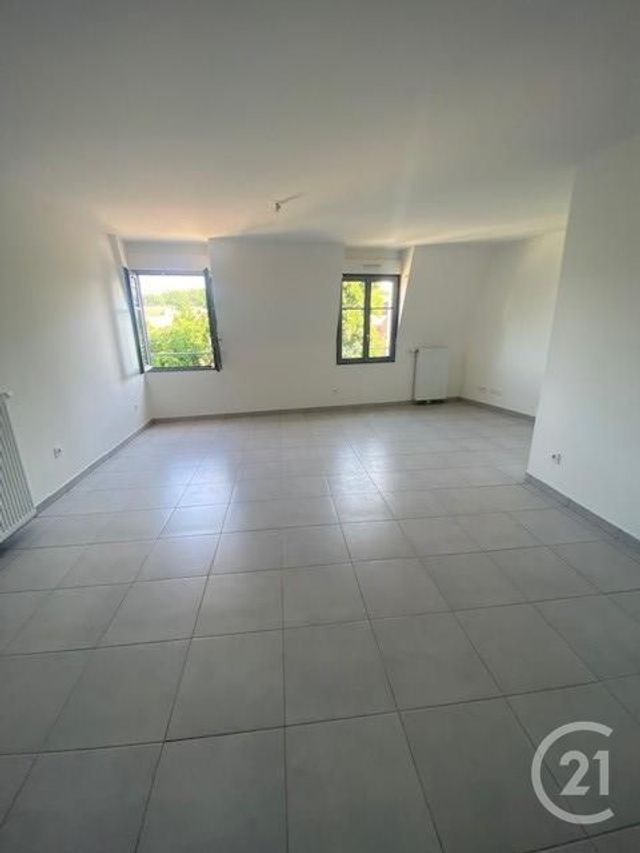 Appartement &agrave; louer - 2 pi&egrave;ces - 52,17 m2 - Fontainebleau - 77 - ILE-DE-FRANCE
