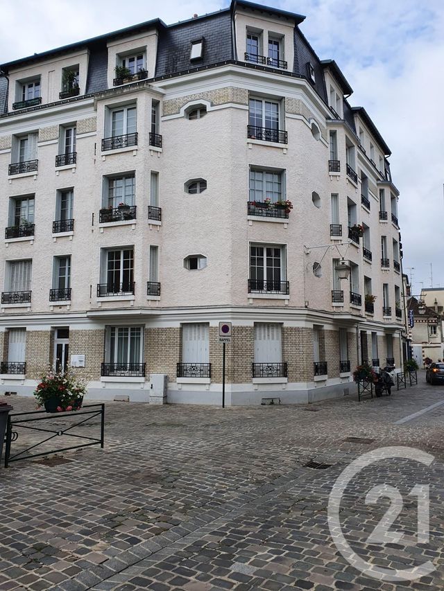 Appartement &agrave; louer - 5 pi&egrave;ces - 122,85 m2 - Fontainebleau - 77 - ILE-DE-FRANCE