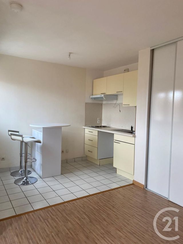 Appartement Studio &agrave; louer - 1 pi&egrave;ce - 22,78 m2 - Melun - 77 - ILE-DE-FRANCE