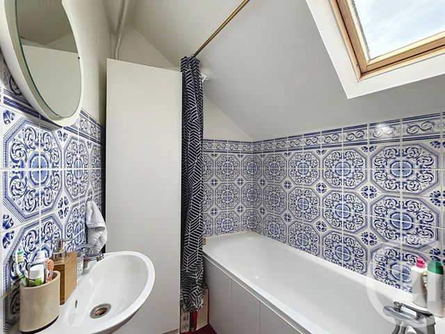 Appartement 3 pièces &agrave; vendre - 3 pi&egrave;ces - 64,98 m2 - Fontainebleau - 77 - ILE-DE-FRANCE