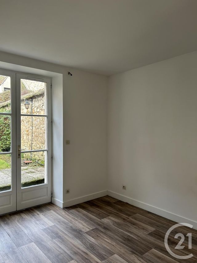 Appartement &agrave; louer - 2 pi&egrave;ces - 32,67 m2 - Fontainebleau - 77 - ILE-DE-FRANCE