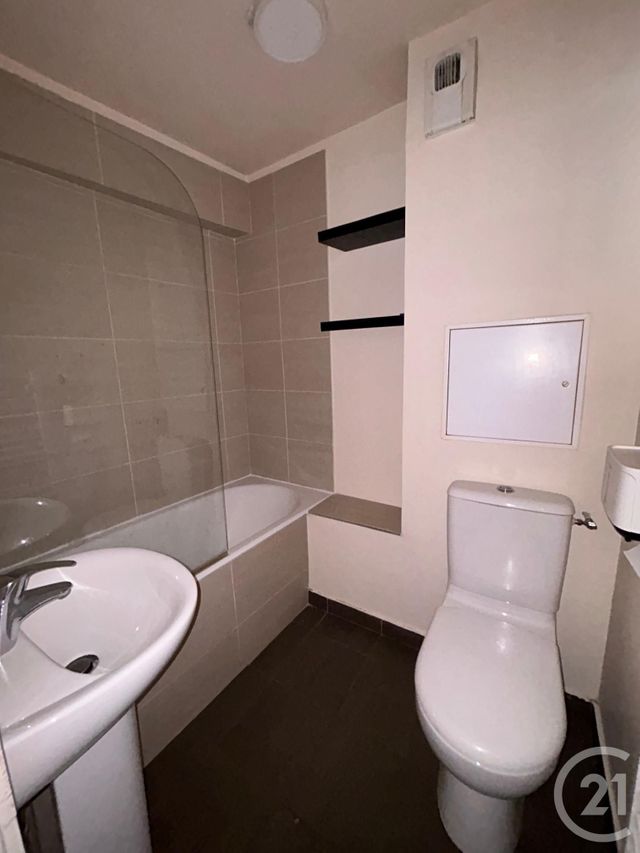 Appartement &agrave; louer - 3 pi&egrave;ces - 48,45 m2 - Melun - 77 - ILE-DE-FRANCE