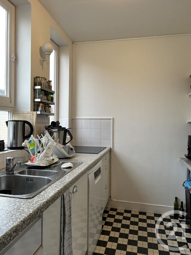 Appartement &agrave; louer - 5 pi&egrave;ces - 91,92 m2 - Fontainebleau - 77 - ILE-DE-FRANCE