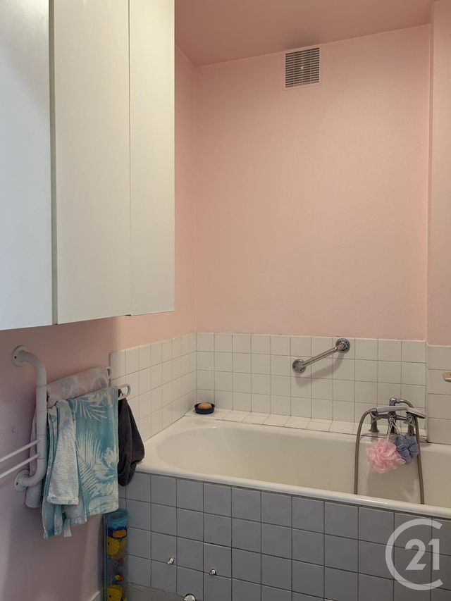 Appartement &agrave; louer - 5 pi&egrave;ces - 91,92 m2 - Fontainebleau - 77 - ILE-DE-FRANCE