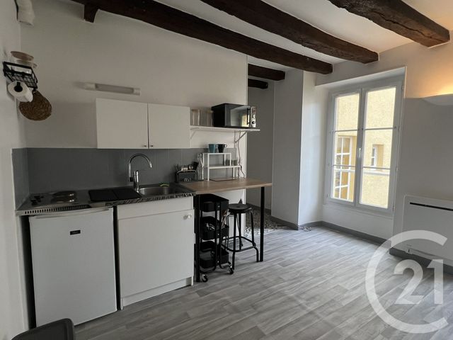 Appartement Studio &agrave; louer - 1 pi&egrave;ce - 17 m2 - Fontainebleau - 77 - ILE-DE-FRANCE