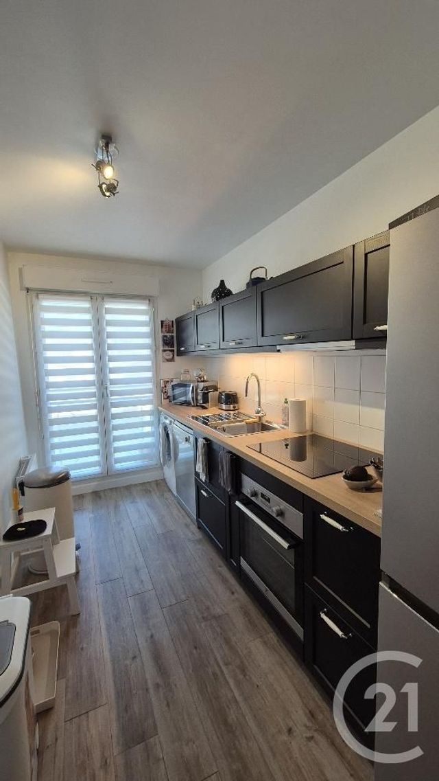 Appartement &agrave; louer - 3 pi&egrave;ces - 69,90 m2 - Fontainebleau - 77 - ILE-DE-FRANCE