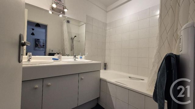 Appartement &agrave; louer - 3 pi&egrave;ces - 69,90 m2 - Fontainebleau - 77 - ILE-DE-FRANCE