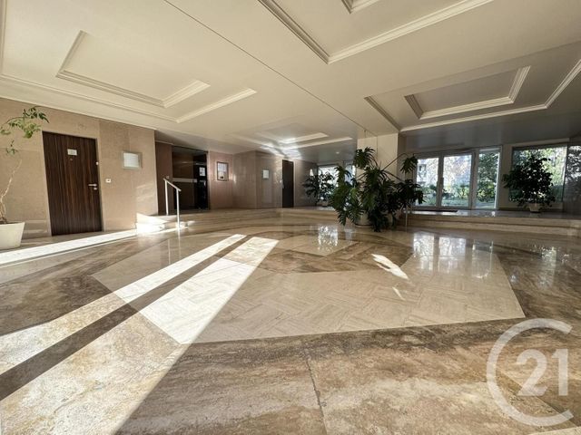 Appartement Studio &agrave; louer - 1 pi&egrave;ce - 27,55 m2 - Fontainebleau - 77 - ILE-DE-FRANCE