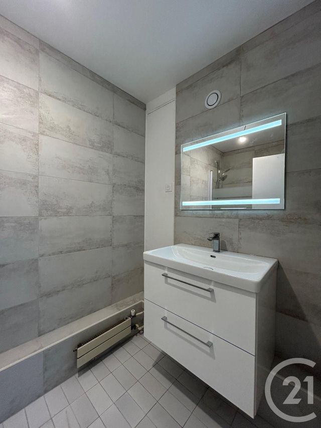 Appartement Studio &agrave; louer - 1 pi&egrave;ce - 27,55 m2 - Fontainebleau - 77 - ILE-DE-FRANCE