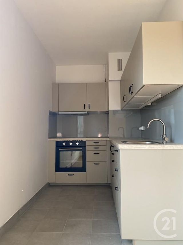 Appartement Studio &agrave; louer - 1 pi&egrave;ce - 31,72 m2 - Fontainebleau - 77 - ILE-DE-FRANCE