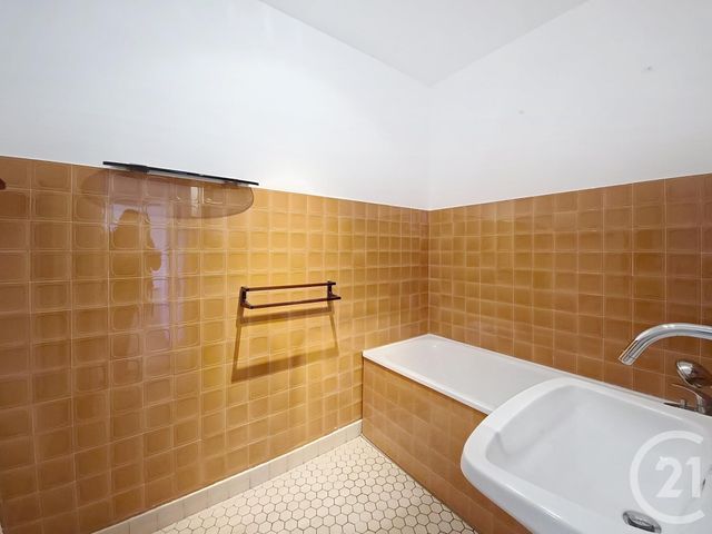 Appartement T3 &agrave; louer - 3 pi&egrave;ces - 59,29 m2 - Avon - 77 - ILE-DE-FRANCE