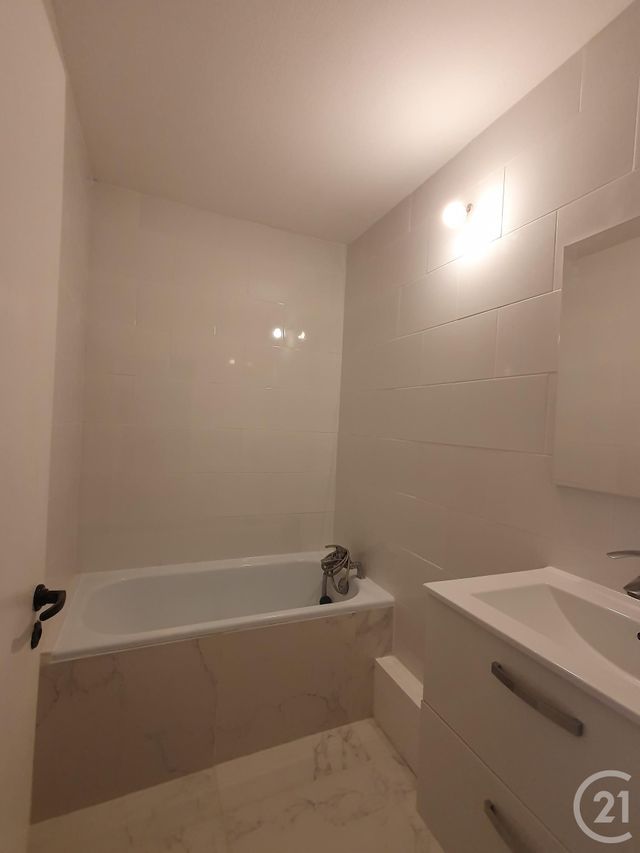 Appartement T2 &agrave; louer - 2 pi&egrave;ces - 50,25 m2 - Avon - 77 - ILE-DE-FRANCE