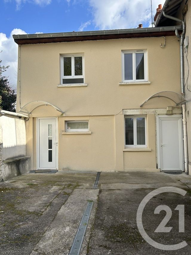 Appartement F2 à louer VAUX LE PENIL