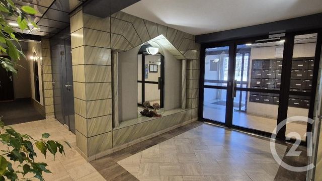 Appartement &agrave; louer - 2 pi&egrave;ces - 51,37 m2 - Fontainebleau - 77 - ILE-DE-FRANCE