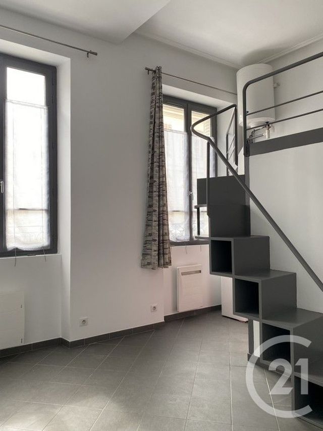 Appartement Studio &agrave; louer - 1 pi&egrave;ce - 16,01 m2 - Fontainebleau - 77 - ILE-DE-FRANCE