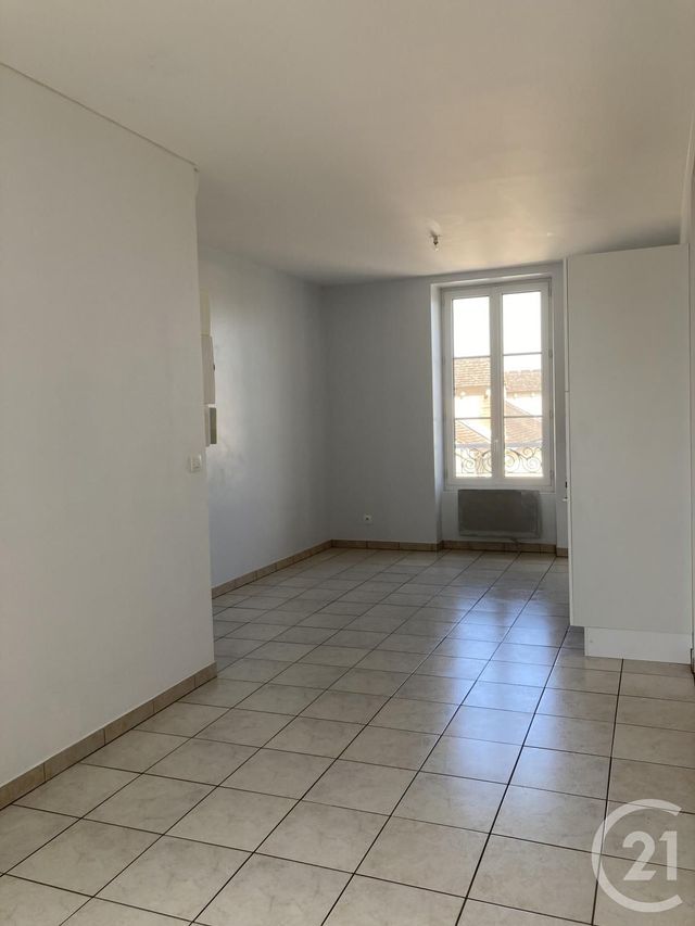 Appartement &agrave; louer - 3 pi&egrave;ces - 42,45 m2 - Avon - 77 - ILE-DE-FRANCE