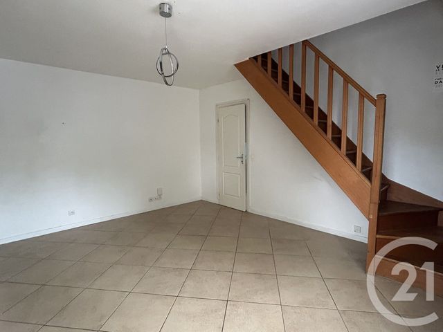 Appartement F3 &agrave; louer - 3 pi&egrave;ces - 54,11 m2 - Vaux Le Penil - 77 - ILE-DE-FRANCE