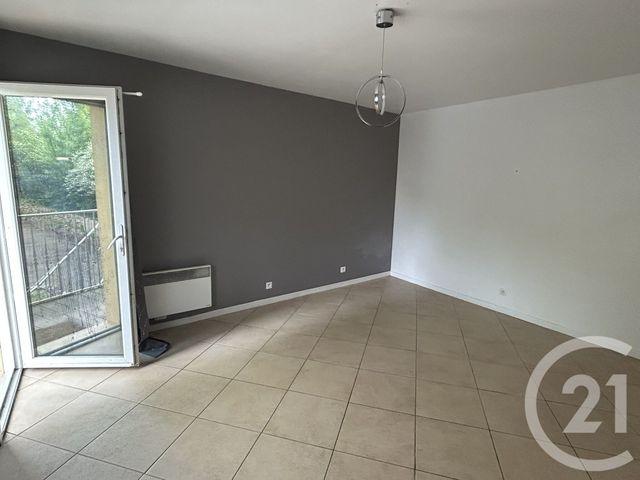 Appartement F3 &agrave; louer - 3 pi&egrave;ces - 54,11 m2 - Vaux Le Penil - 77 - ILE-DE-FRANCE